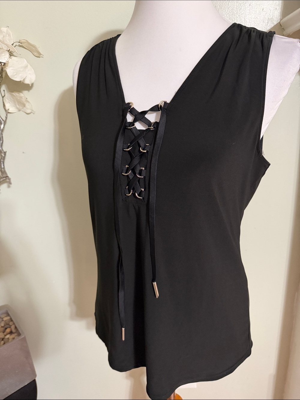 White House Black Market Black V-Neck Sleeveless Lace-Up Top - Picture 4 of 4